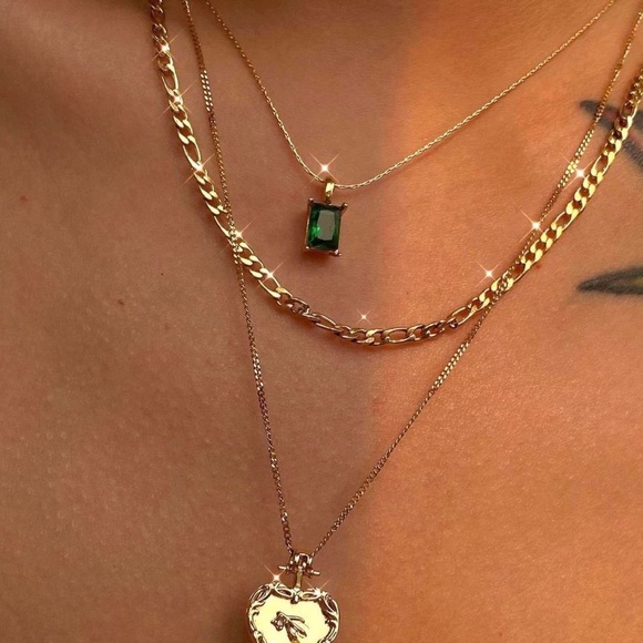 Green emerald necklace, Emerald Necklace, green gem necklace, layered necklace - Picture 4 of 5